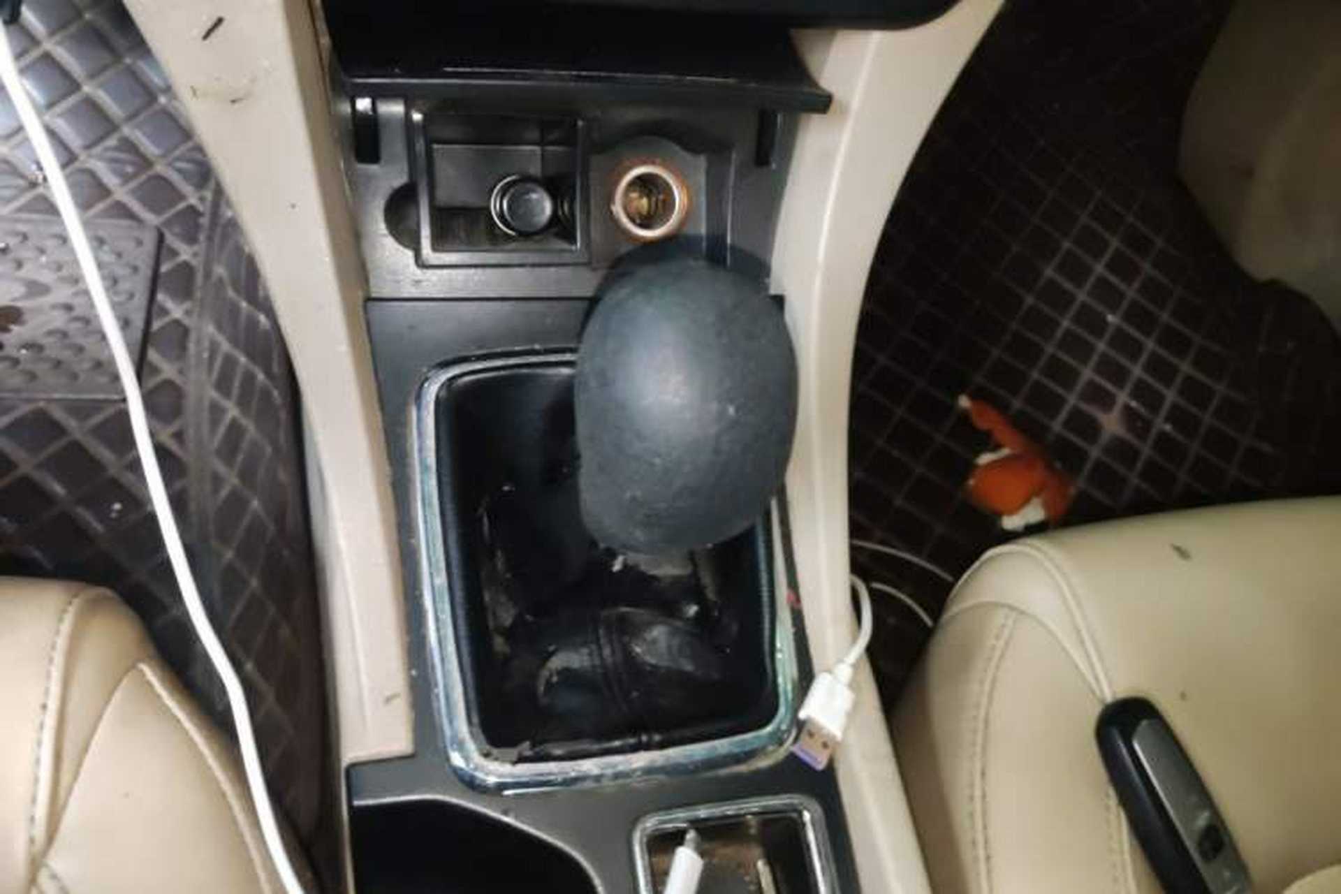 Used Geely Auto Emgrand 2017 Sedan Million Edition 1.5L Manual Luxury Model Gear Lever