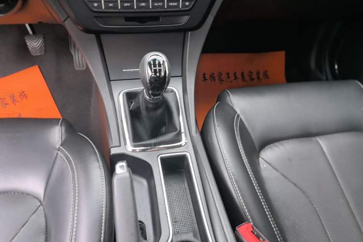 Used Geely Auto Emgrand 2017 Sedan Million Edition 1.5L Manual - Upward Version Gear Lever
