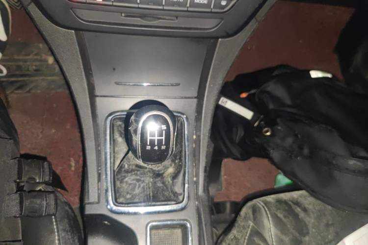 Used Geely Auto Emgrand 2017 Sedan Million Edition 1.5L Manual - Upward Version Gear Lever