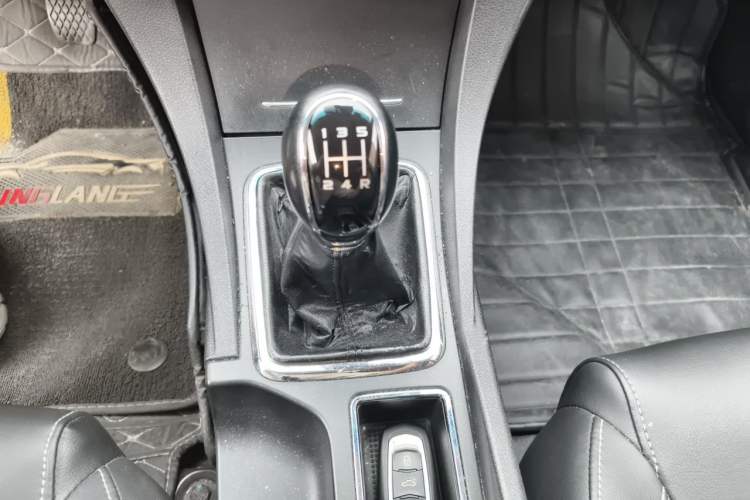 Used Geely Auto Emgrand 2017 Sedan Million Edition 1.5L Manual - Upward Version Gear Lever
