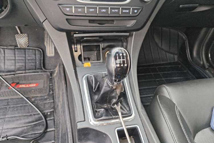Used Geely Auto Emgrand 2017 Sedan Million Edition 1.5L Manual - Upward Version Gear Lever