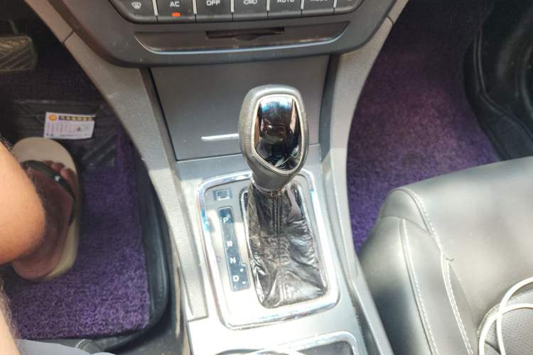 Used Geely Auto Emgrand 2017 Sedan Million Edition 1.5L CVT Upward Version Gear Lever