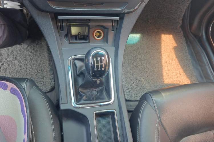 Used Geely Auto Emgrand 2017 Sedan Million Edition 1.5L Manual - Upward Version Gear Lever