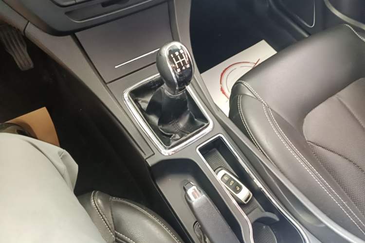 Used Geely Auto Emgrand 2017 Sedan Million Edition 1.5L Manual - Upward Version Gear Lever