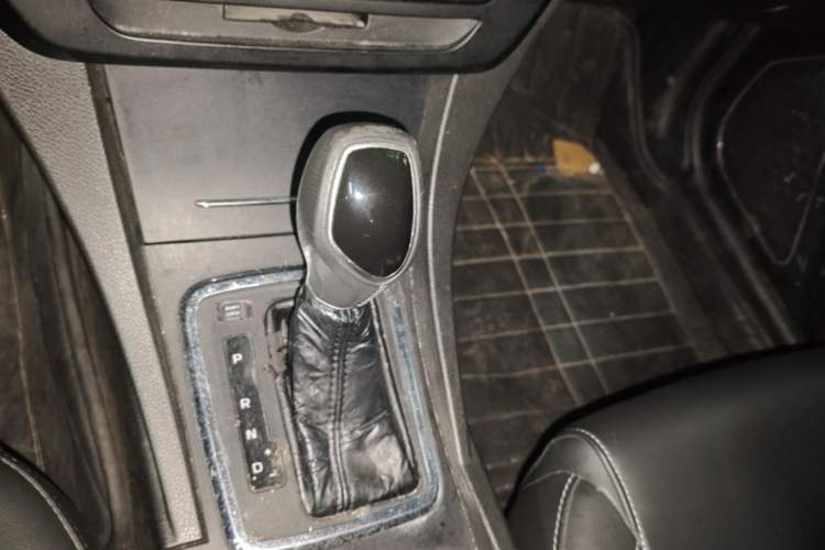Used Geely Auto Emgrand 2017 Sedan Million Edition 1.5L CVT Upward Version Gear Lever