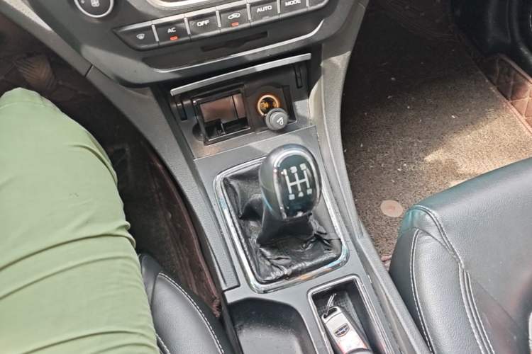 Used Geely Auto Emgrand 2017 Sedan Million Edition 1.5L Manual - Upward Version Gear Lever
