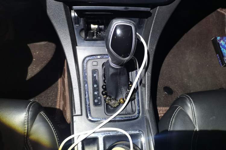 Used Geely Auto Emgrand 2017 Sedan Million Edition 1.5L CVT Upward Version Gear Lever