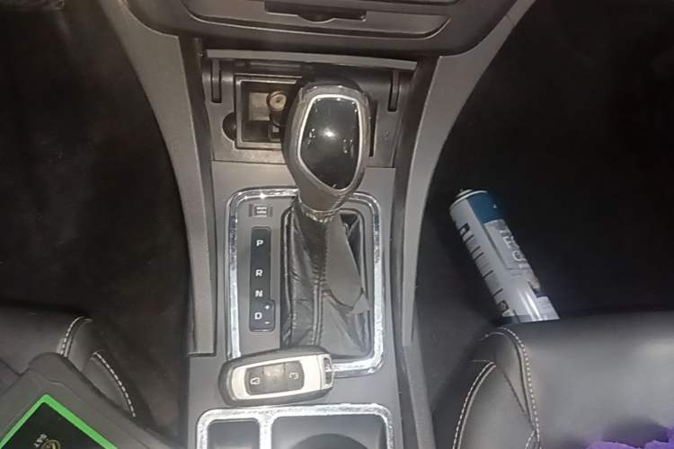 Used Geely Auto Emgrand 2017 Sedan Million Edition 1.5L CVT Upward Version Gear Lever