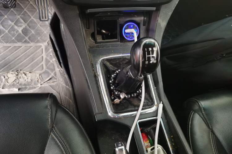 Used Geely Auto Emgrand 2017 Hatchback RS Million Edition 1.5L Manual Upward Version Gear Lever