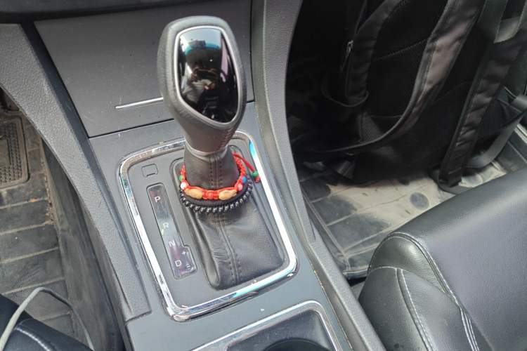 Used Geely Auto Emgrand 2017 Sedan Million Edition 1.5L CVT Upward Version Gear Lever