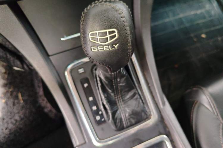 Used Geely Auto Emgrand 2017 Hatchback RS Million Edition 1.5L CVT Upward Version Gear Lever