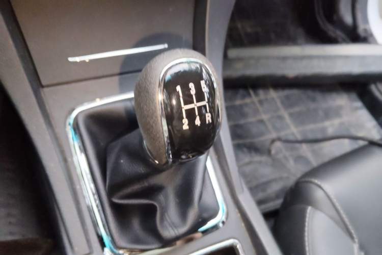 Used Geely Auto Emgrand 2017 Sedan Million Edition 1.5L Manual - Upward Version Gear Lever