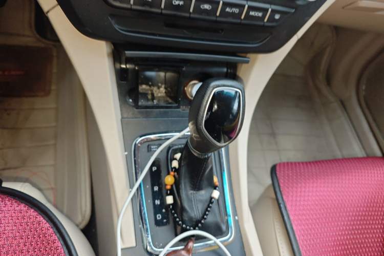 Used Geely Auto Emgrand 2017 Sedan Million Edition 1.5L CVT Luxury Model Gear Lever