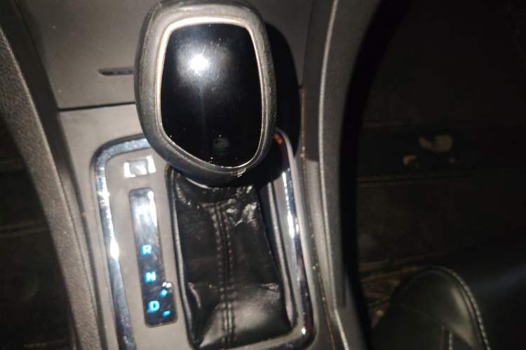 Used Geely Auto Emgrand 2017 Sedan Million Edition 1.5L CVT Upward Version Gear Lever