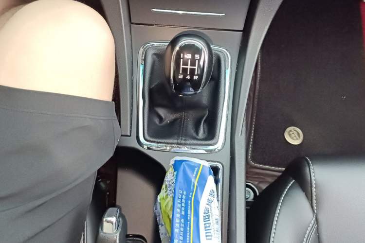 Used Geely Auto Emgrand 2017 Sedan Million Edition 1.5L Manual - Upward Version Gear Lever