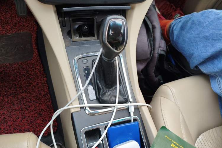 Used Geely Auto Emgrand 2017 Sedan Million Edition 1.5L CVT Luxury Model Gear Lever