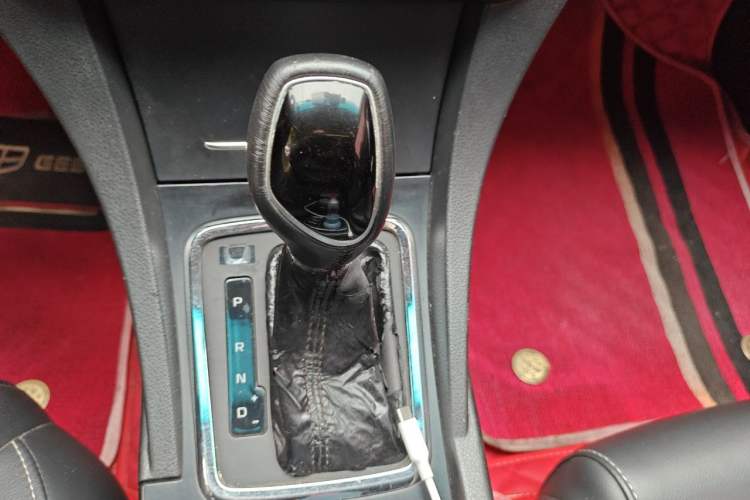 Used Geely Auto Emgrand 2017 Sedan Million Edition 1.5L CVT Upward Connectivity Version Gear Lever