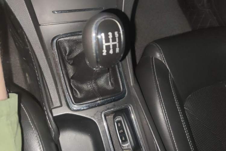 Used Geely Auto Emgrand 2017 Sedan Million Edition 1.5L Manual - Upward Version Gear Lever