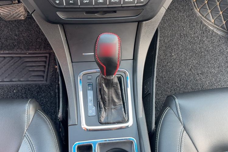 Used Geely Auto Emgrand 2017 Sedan Million Edition 1.5L CVT Upward Version Gear Lever