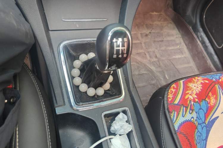 Used Geely Auto Emgrand 2017 Sedan Million Edition 1.5L Manual Upward Connect Version Gear Lever