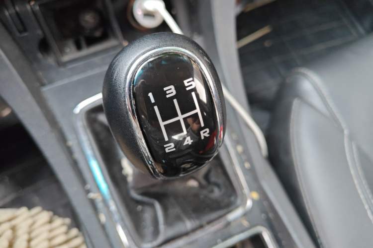 Used Geely Auto Emgrand 2017 Sedan Million Edition 1.5L Manual Upward Connect Version Gear Lever