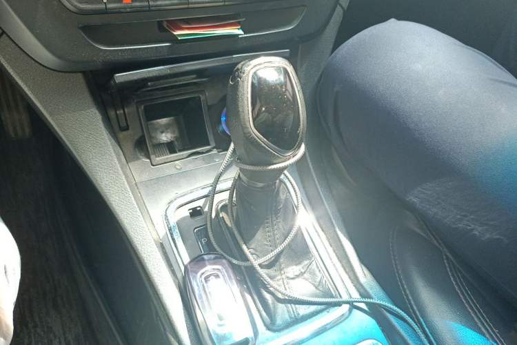 Used Geely Auto Emgrand 2017 Hatchback RS Million Edition 1.5L CVT Upward Version Gear Lever