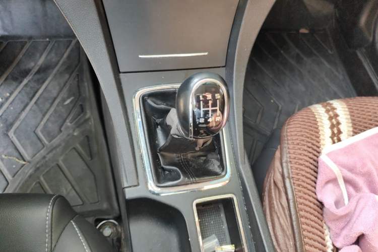 Used Geely Auto Emgrand 2017 Sedan Million Edition 1.5L Manual Upward Connect Version Gear Lever