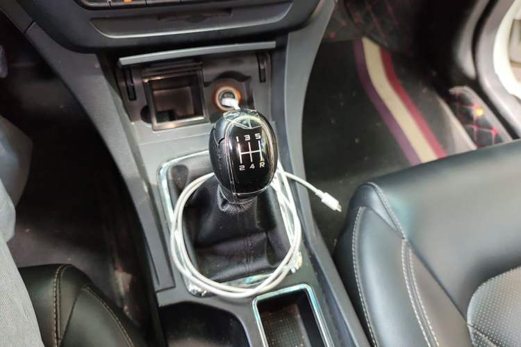 Used Geely Auto Emgrand 2017 Sedan Million Edition 1.5L Manual - Upward Version Gear Lever