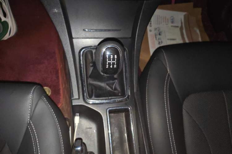 Used Geely Auto Emgrand 2017 Sedan Million Edition 1.5L Manual Upward Connect Version Gear Lever