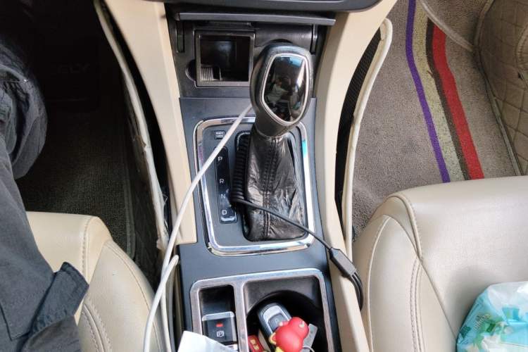 Used Geely Auto Emgrand 2017 Sedan Million Edition 1.5L CVT Luxury Model Gear Lever