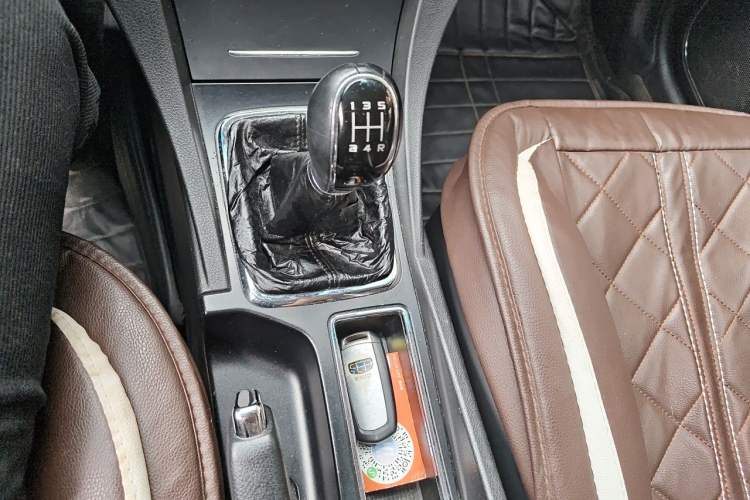 Used Geely Auto Emgrand 2017 Sedan Million Edition 1.5L Manual - Upward Version Gear Lever