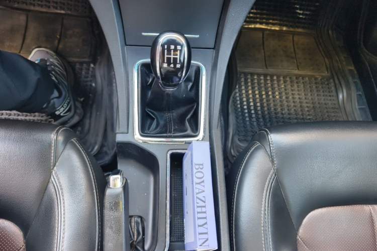 Used Geely Auto Emgrand 2017 Hatchback RS Million Edition 1.5L Manual Upward Version Gear Lever