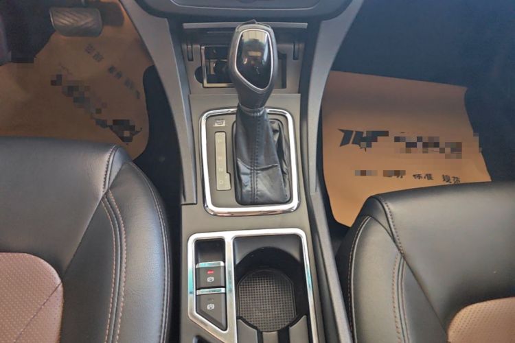 Used Geely Auto Emgrand 2017 Hatchback RS Million Edition 1.5L CVT Upward Version Gear Lever
