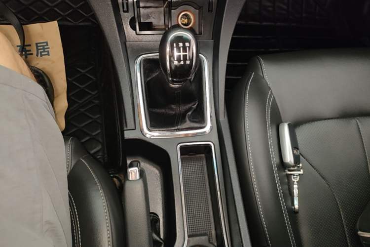 Used Geely Auto Emgrand 2017 Sedan Million Edition 1.5L Manual - Upward Version Gear Lever