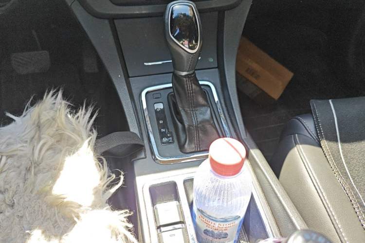 Used Geely Auto Emgrand 2017 Sedan Million Edition 1.5L CVT Upward Connectivity Version Gear Lever