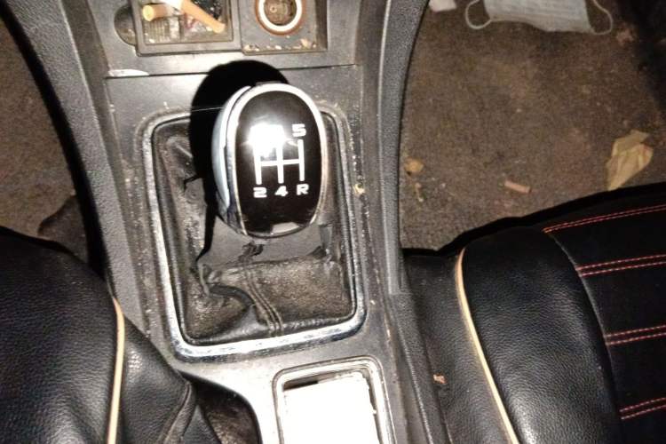 Used Geely Auto Emgrand 2017 Hatchback RS Million Edition 1.5L Manual Upward Version Gear Lever