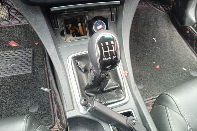 Used Geely Auto Emgrand 2017 Sedan Million Edition 1.5L Manual - Upward Version Gear Lever