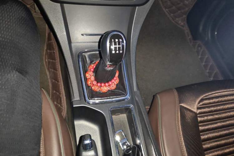 Used Geely Auto Emgrand 2017 Sedan Million Edition 1.5L Manual - Upward Version Gear Lever