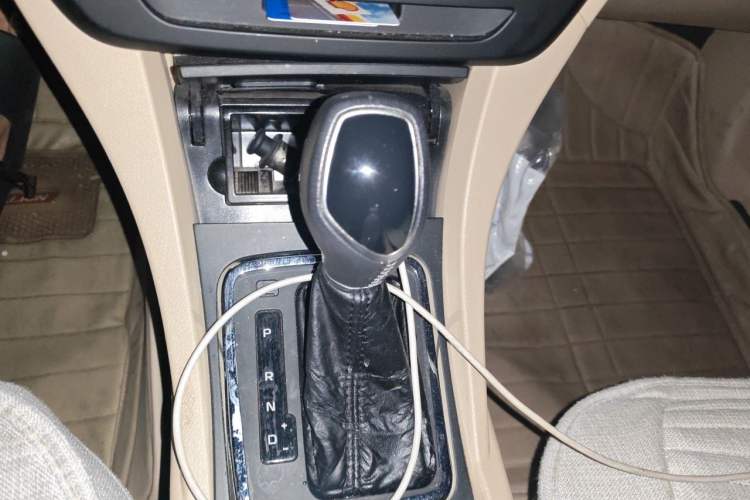 Used Geely Auto Emgrand 2017 Sedan Million Edition 1.5L CVT Luxury Model Gear Lever