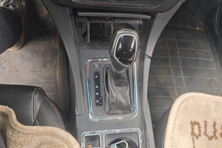 Used Geely Auto Emgrand 2017 Sedan Million Edition 1.5L CVT Upward Version Gear Lever