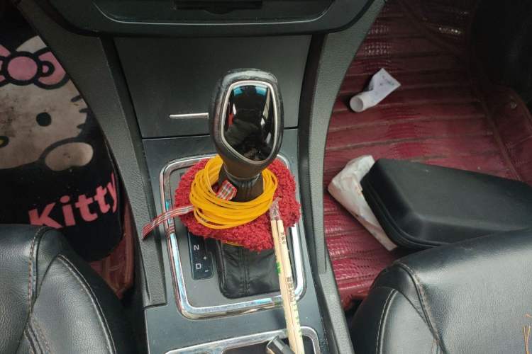 Used Geely Auto Emgrand 2017 Hatchback RS Million Edition 1.5L CVT Upward Version Gear Lever