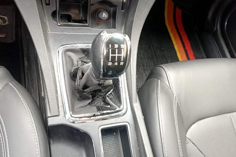 Used Geely Auto Emgrand 2017 Sedan Million Edition 1.5L Manual - Upward Version Gear Lever
