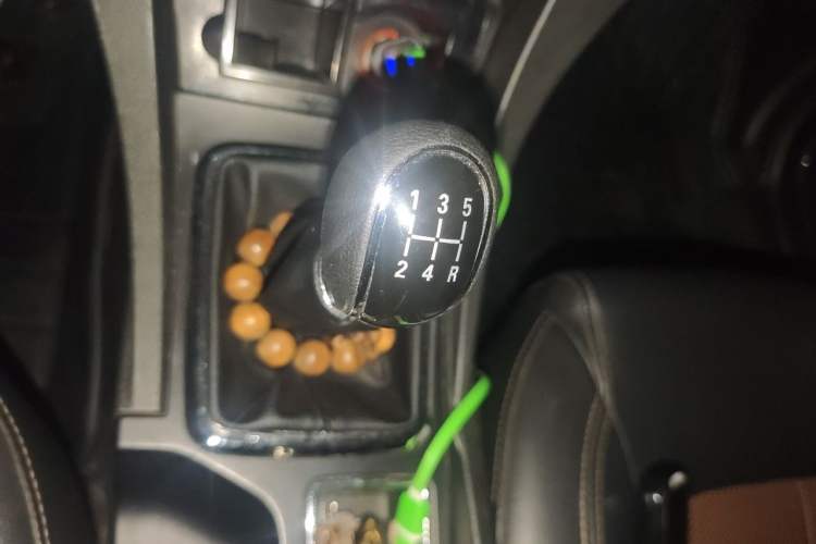 Used Geely Auto Emgrand 2017 Hatchback RS Million Edition 1.5L Manual Upward Version Gear Lever