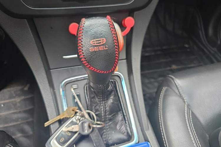 Used Geely Auto Emgrand 2017 Sedan Million Edition 1.5L CVT Upward Version Gear Lever