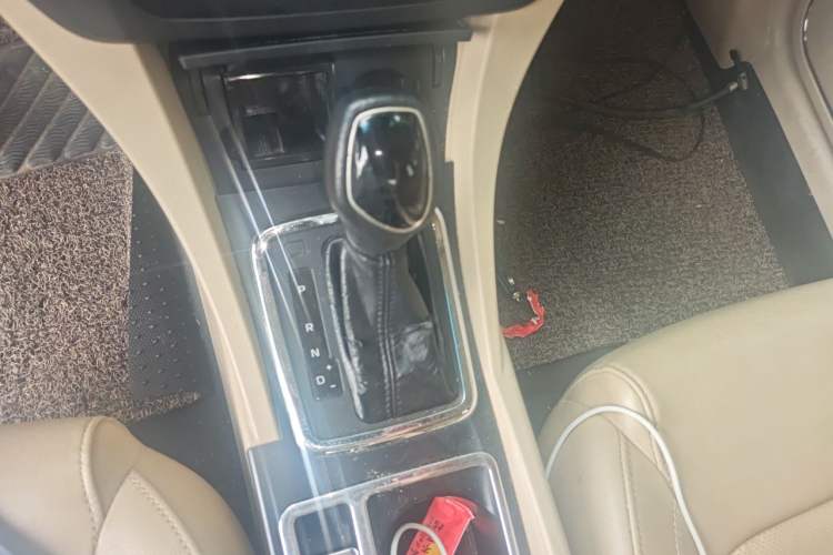 Used Geely Auto Emgrand 2017 Sedan Million Edition 1.5L CVT Luxury Model Gear Lever