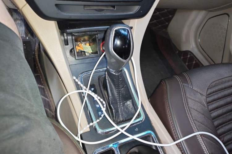 Used Geely Auto Emgrand 2017 Sedan Million Edition 1.5L CVT Luxury Model Gear Lever