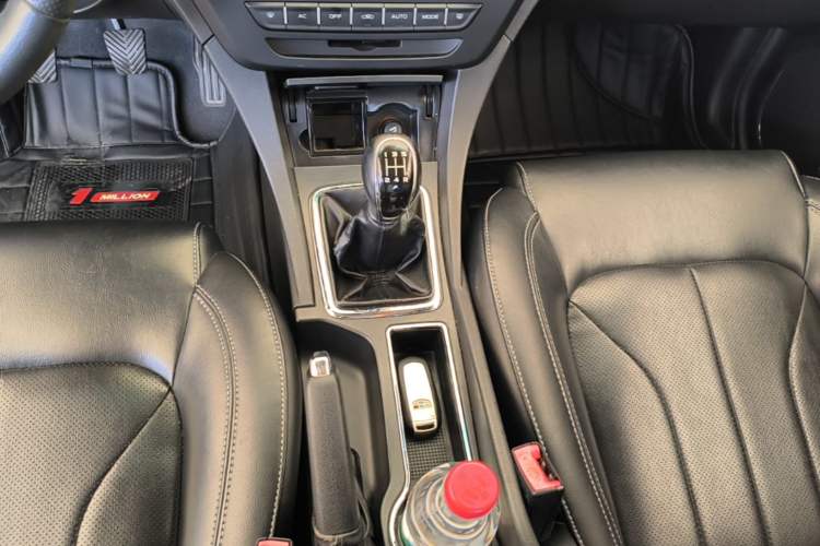Used Geely Auto Emgrand 2017 Sedan Million Edition 1.5L Manual - Upward Version Gear Lever