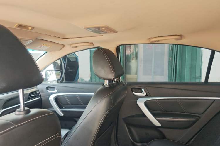 Used Geely Auto Emgrand 2017 Sedan Million Edition 1.5L Manual - Upward Version Headliner