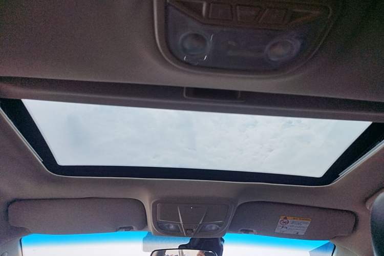 Used Geely Auto Emgrand 2017 Sedan Million Edition 1.5L Manual - Upward Version Headliner