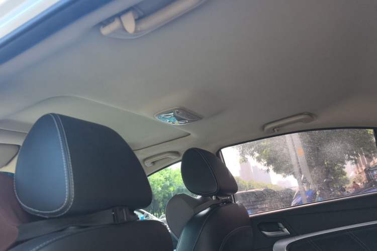 Used Geely Auto Emgrand 2017 Sedan Million Edition 1.5L Manual Upward Connect Version Headliner